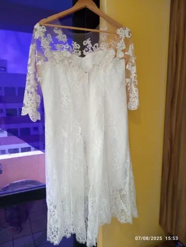 Vestido de noiva branco rendado
