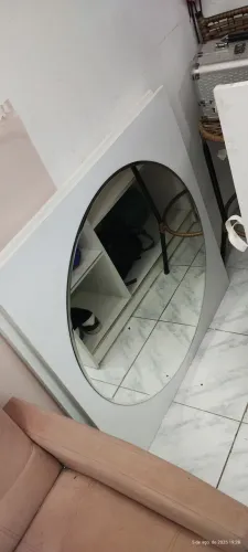 Espelho bisotado com moldura