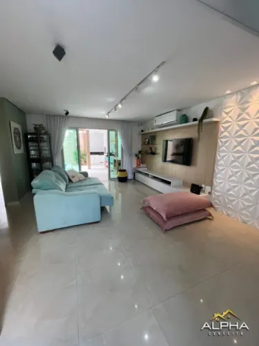 Casa de condomínio com 3 suítes no bairro Sapiranga