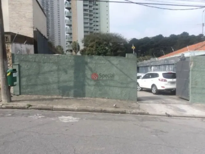Terreno à venda no Jardim Anália Franco.