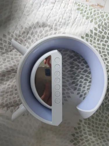 Relógio, carregador e luminaria