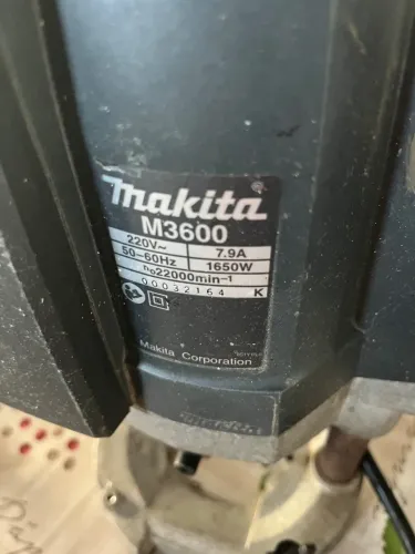 Vendo fresadora Makita