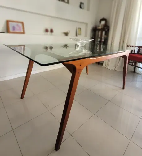 Mesa Vintage TokStok Pampulha com vidro 15mm