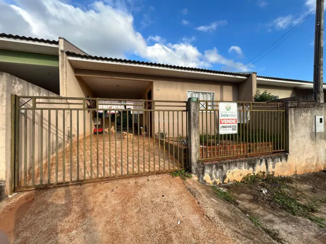 CASA À VENDA NO PIRAPÓ EM APUCARANA.