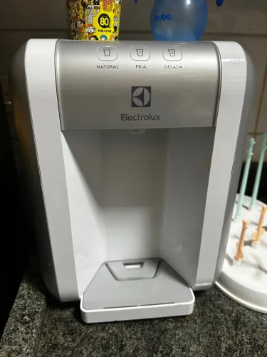 Purificador de Água Electrolux PE11B Bivolt - com defeito filtrando mais não gelando!