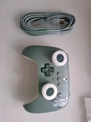 Controle 8BitDo Ultimate C - Precisão Hall Effect + RGB