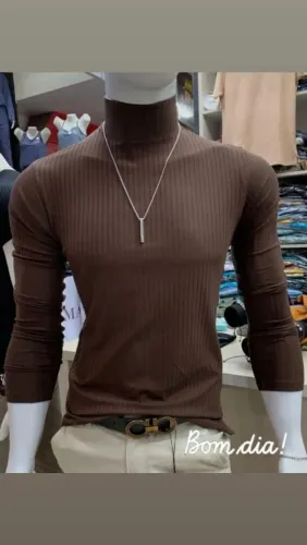 Camiseta Manga Longa Gola Alta Marrom