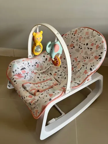Cadeira de Descanso Vibratória para Bebê com Brinquedos - Fisher Price