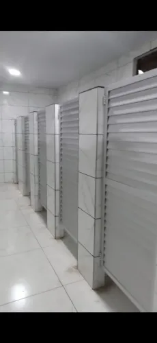 FABRICAMOS SOBRE MEDIDAS PORTÕES PORTAS JANELAS EM ALUMÍNIO FOSCO BRANCO PRETO. 