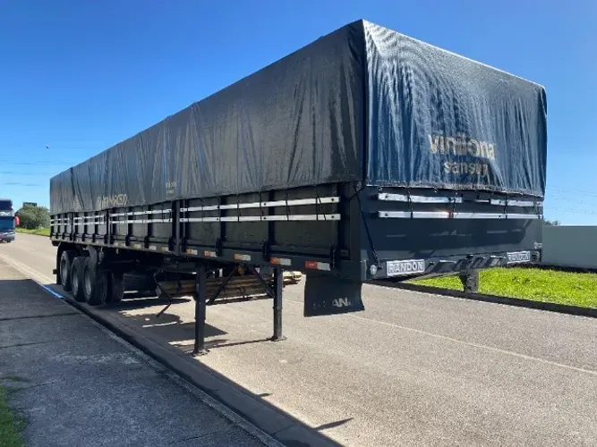 Carreta Graneleira Randon Ano 2011 Com pneus 12.40 x 1.60