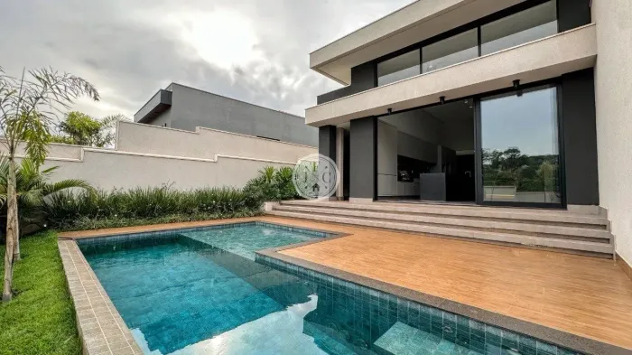 Casa térrea em Condomínio com 03 Suítes - Locação - Alphaville