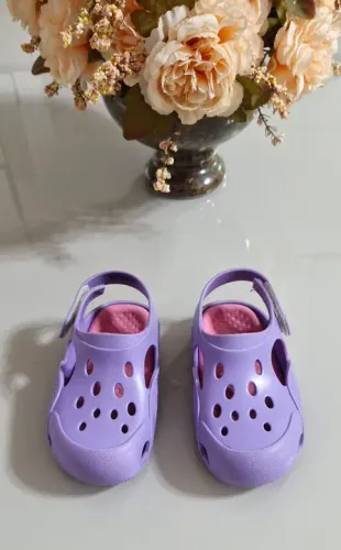 Sandália tipo Crocs para Bebê - Lilás rider 