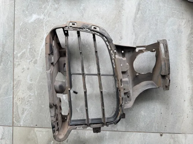 Grade Lateral Parachoque Porsche Cayenne 2015  LE original 