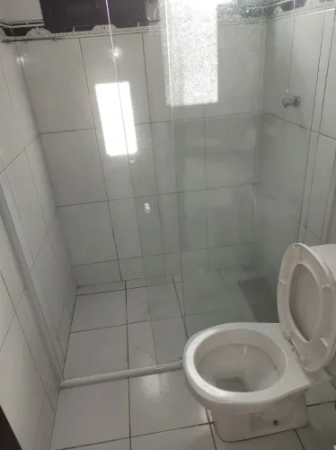 Aluga-se Casa com 3 quartos. Água e Energia inclusos. 