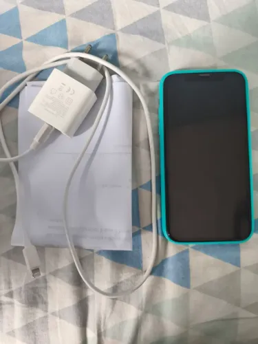 iPhone xr 128 g (bateria 50 por cento)