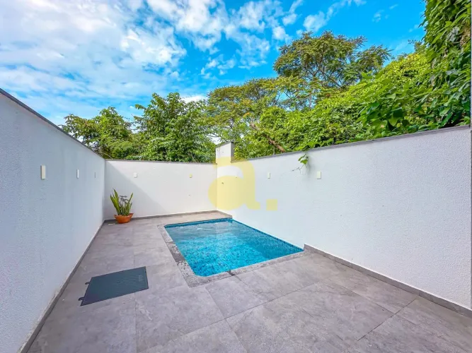 Sobrado com piscina e 3 dormitórios (1 suíte) | Bairro Escola Agrícola, Blumenau