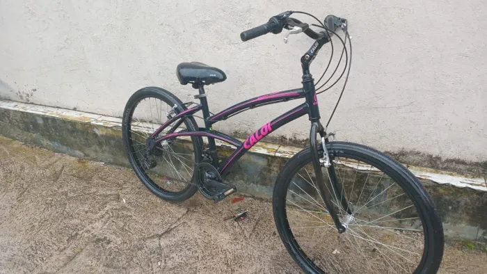 Bicicleta caloi 300 em alumínio praticamente nova posso levar com taxa