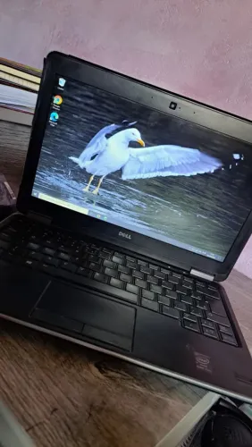 ? DELL LATITUDE E7240 | CORE i7 | 8GB RAM | SSD 256GB ? R$ 900