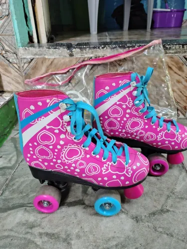Vendo um Patins Semi Novo,foi usado apenas duas vezes.