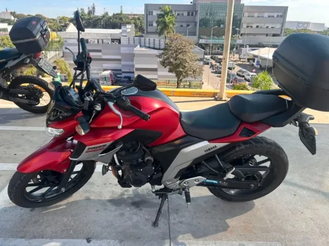 Yamaha Fazer 250 ABS 2017/2018 - R$ 18.000