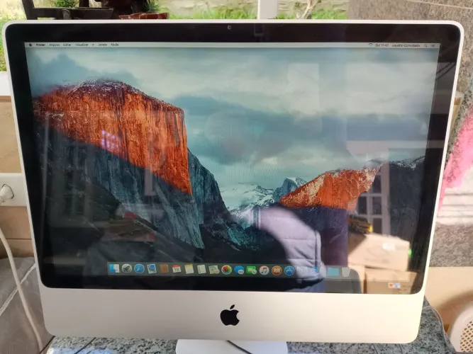 Vendo iMac A1225, 24 polegadas, Funcionando como mostra as fotos. LEIA.