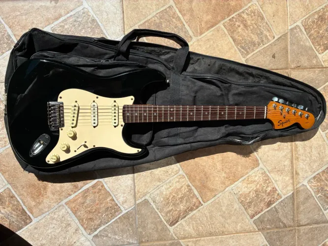 GUITARRA FENDER ANOS 90