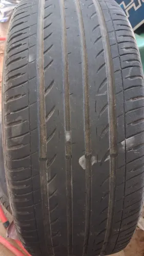 Pneu 235 60 16 
