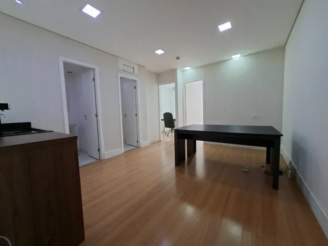 Sala Comercial à Venda na Vila Baruel  40 m², Terraço e 1 Vaga