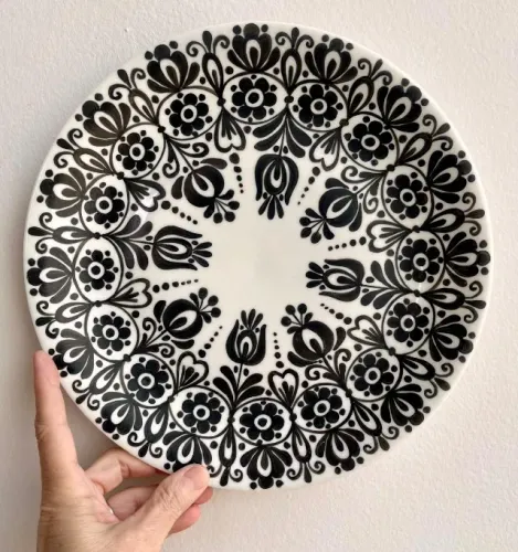 Prato decorativo português mandala preto e branco - 25cm