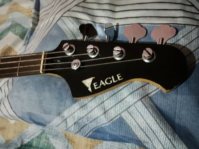 Baixo Eagle
