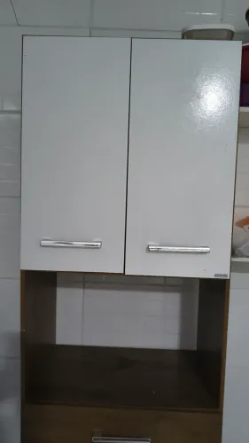 Armário de pé