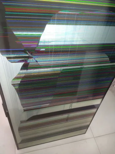 Tv Semp TCL 55P635 tela Quebrada 