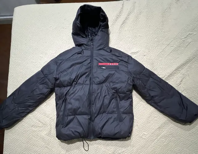 Jaqueta Puffer feminina PRADA