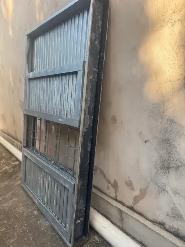VENDO JANELA VENEZIANA SASAZAKI