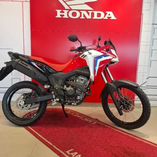 Nova XRE300 Sahara Rally 2027 - Mais tecnologia, Chave HISS - Controle de Tração - Financi