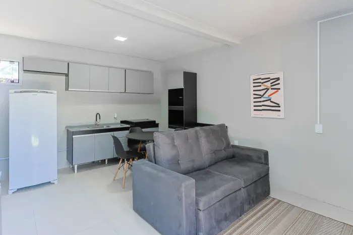 Apto de 1 Quarto 100% Mobiliado na Vila das Acácias Viva o Melhor do Sul da Ilha!