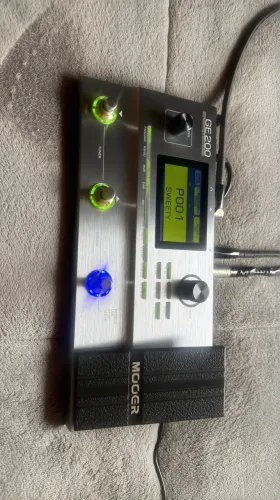 Pedaleira Mooer Ge 200