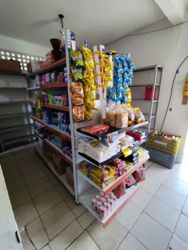 Gôndola central para mercadinho 