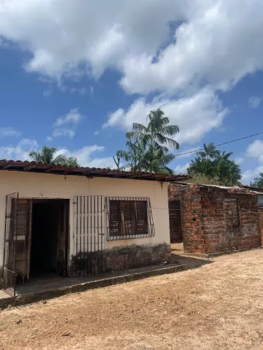 Sítio com Casa Ampla