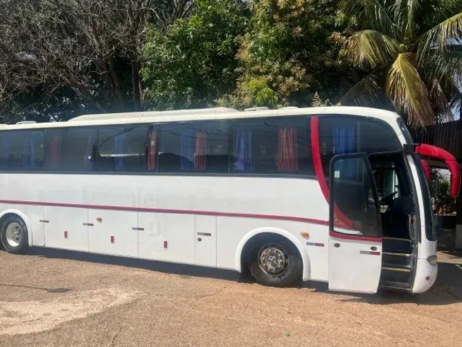  Ônibus Diesel 2002 - Pronto para uso