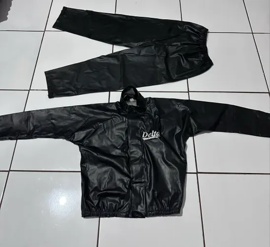 Conjunto Capa de Chuva Moto Delta (Jaqueta + Calça) - Semi-Nova