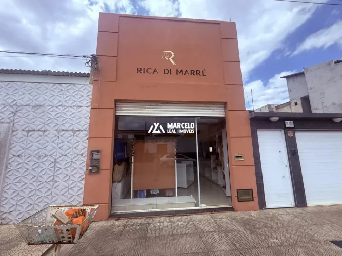 Alugo Ponto Comercial de 42 m² com porta automática em ótima localização no Bai