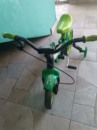 Bicicleta infantil menino aro 12