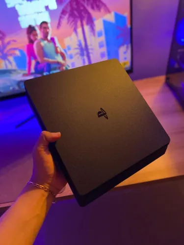 Vendo Ps4 Slim 1T