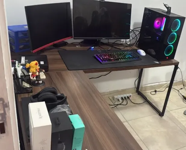 Escrivaninha em L Trevalla Kuadra ML150 Nogal/Preta - Home Office