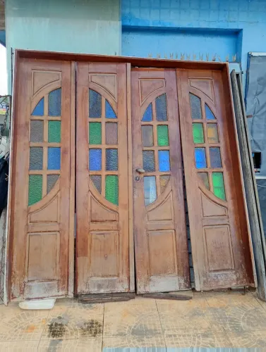 Porta de madeira de Jatobá completa tamanho 2m pó 2.10m valo $1800 só ligar *71