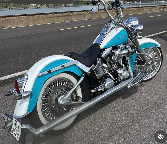 Harley Davidson Deluxe Impecável
