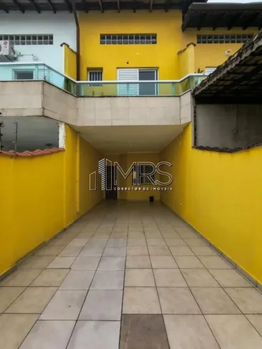 Espaçosa Casa Sobrado 2 Suítes em Caiçara, Praia Grande SP