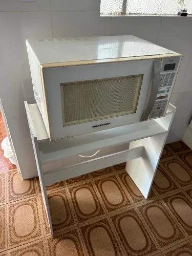 Microondas Brastemp 30L + Mesinha