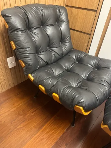 Poltrona Costela Preta (Abracasa)